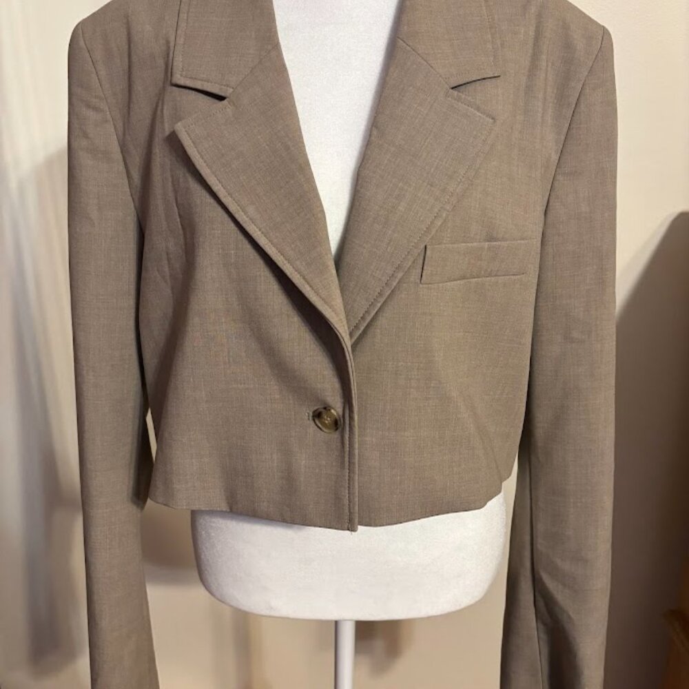 NWT ZARA Beige Crop Blazer - Size XL
